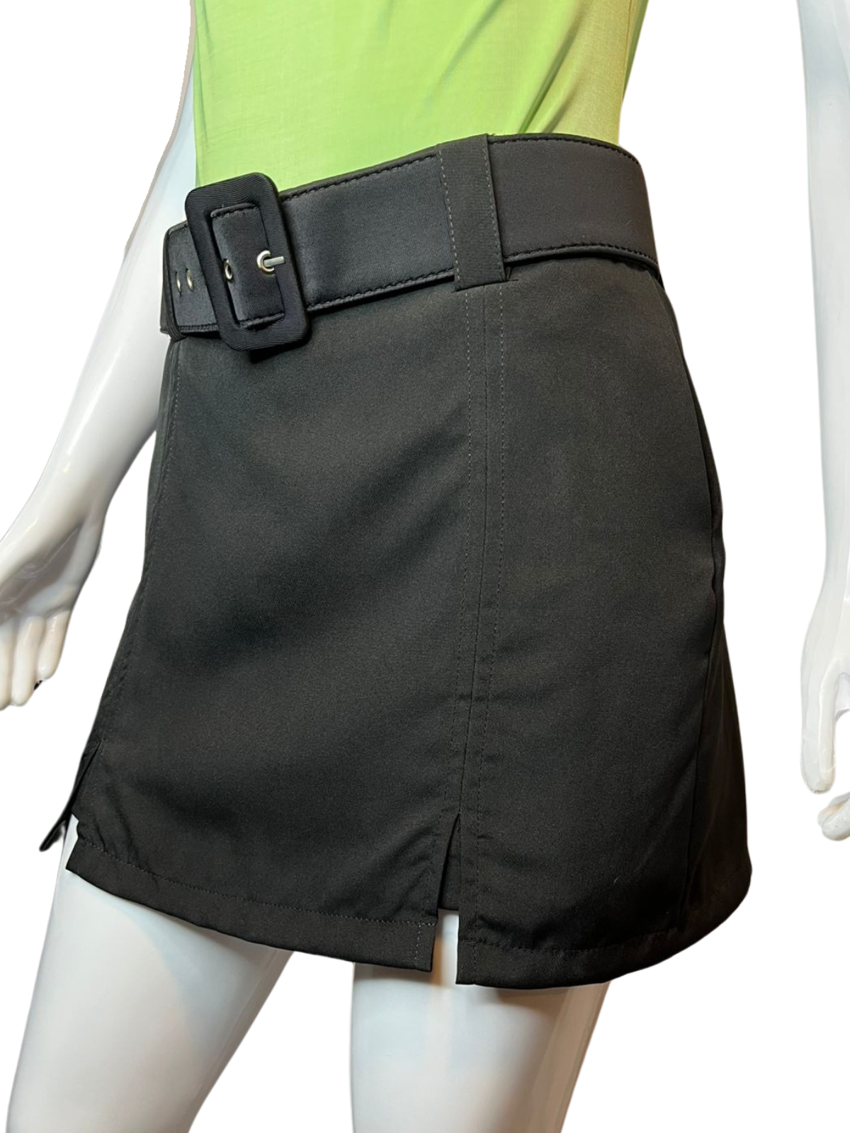 Short Saia Fenda Com Cinto Preto tamanho M