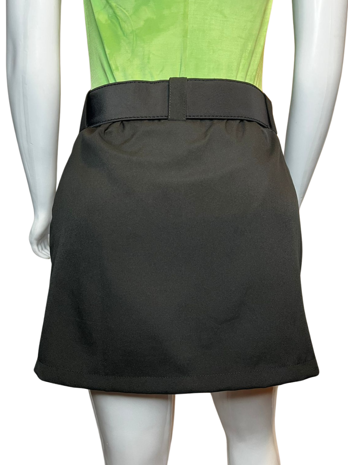 Short Saia Fenda Com Cinto Preto tamanho M