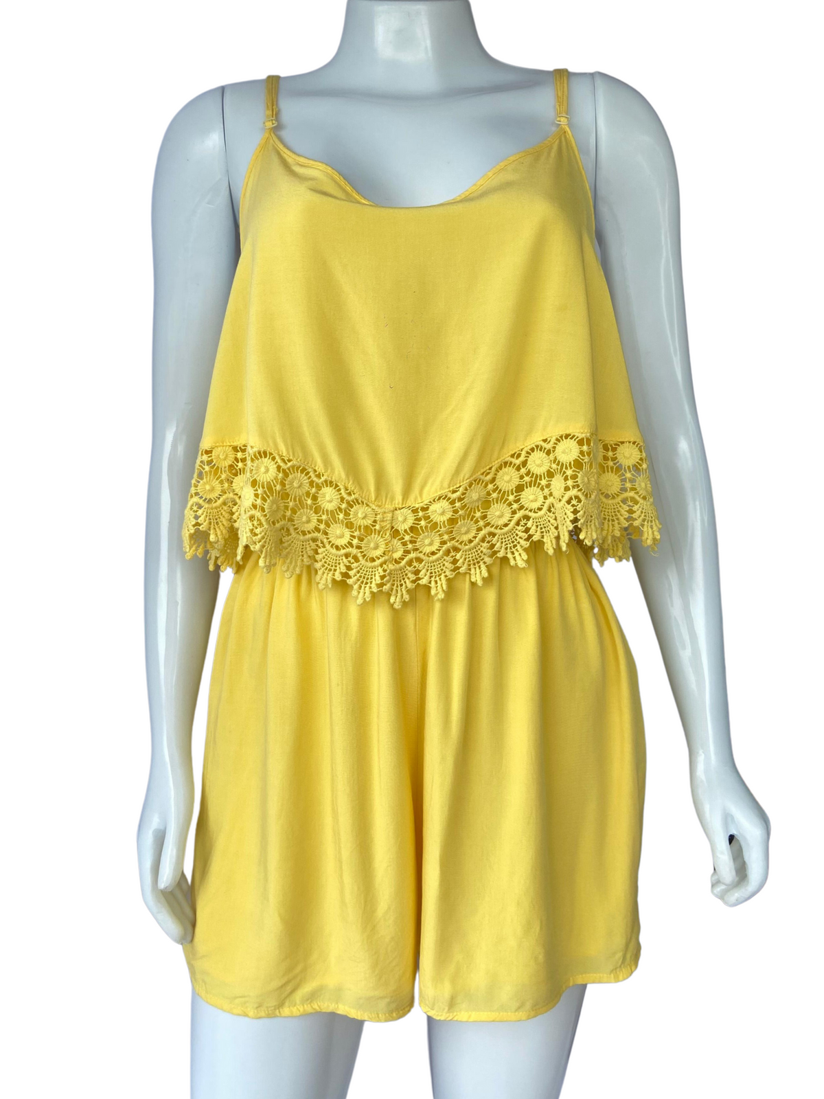 Macaquinho Viscose Detalhe Bordado Amarelo tamanho G