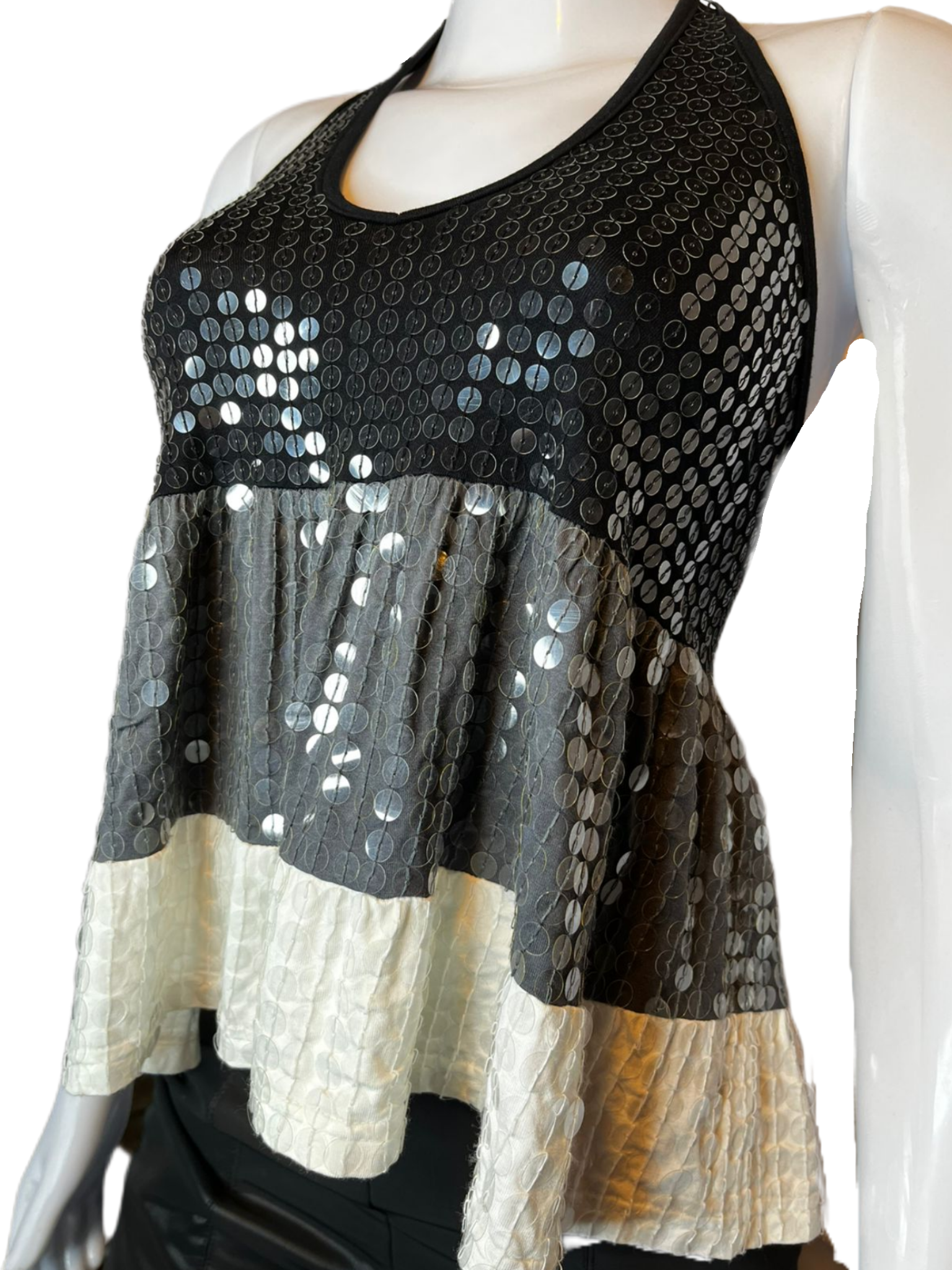 Blusa Frente Única Paetê Preto Branco e Cinza tamanho M