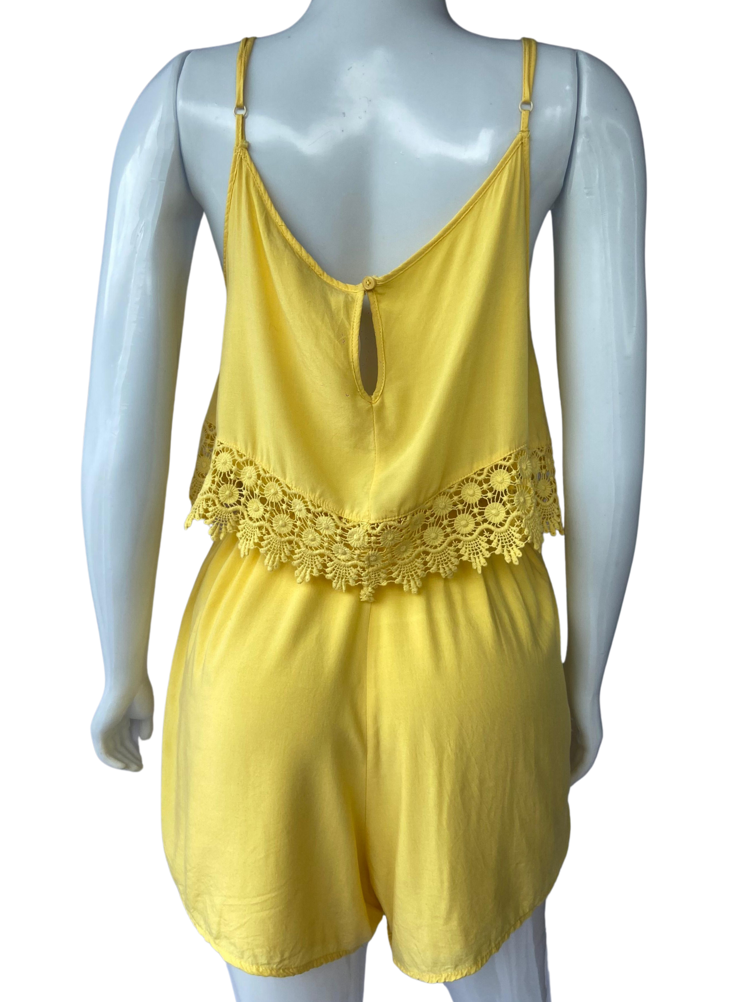 Macaquinho Viscose Detalhe Bordado Amarelo tamanho G