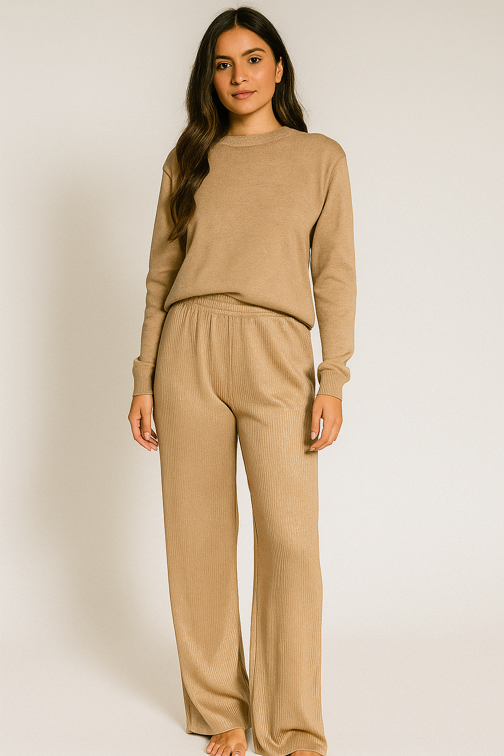 Calça Reta Acetinada Plissada Dourada tamanho M