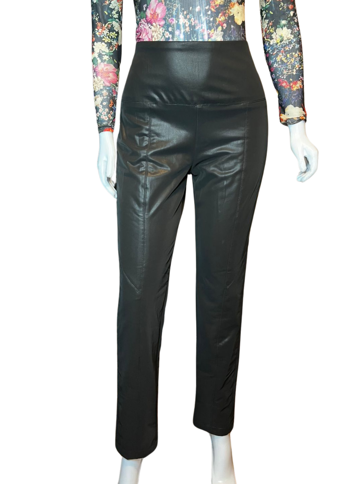 Calça Agatha Couro Fake Preto tamanho G