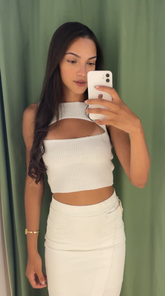 Blusa Cropped Fenda Detalhe Tricot Off White