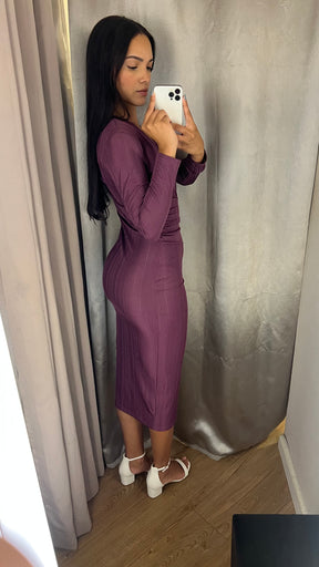 Vestido Midi Canelado Decote V Roxo tamanho M