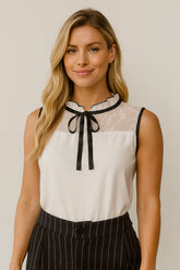 Blusa Renda Babado Laço Off White tamanho M